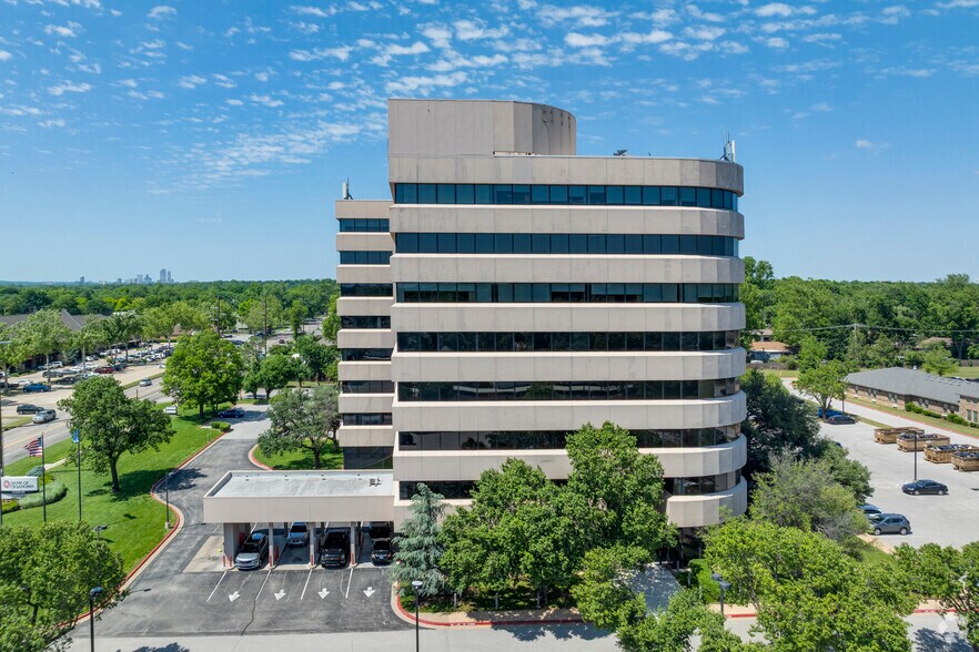 More Photos Of 5727 S Lewis Ave, Tulsa Office For Lease