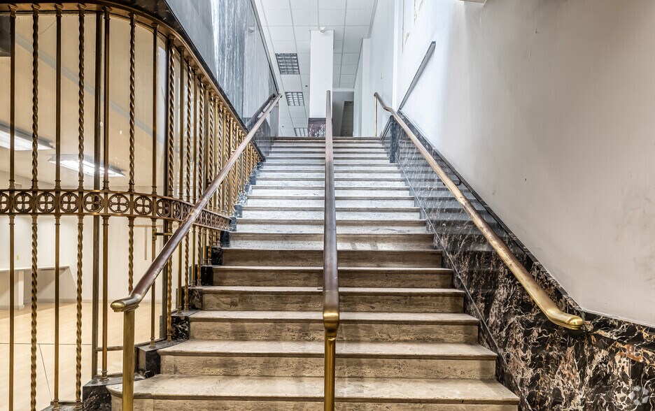 More Photos Of 1391 Main St, Springfield Office For Lease