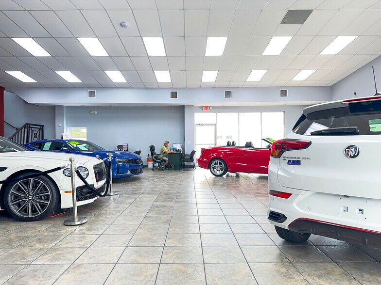 More Photos Of 875 N Cocoa Blvd, Cocoa Auto Dealership For Sale