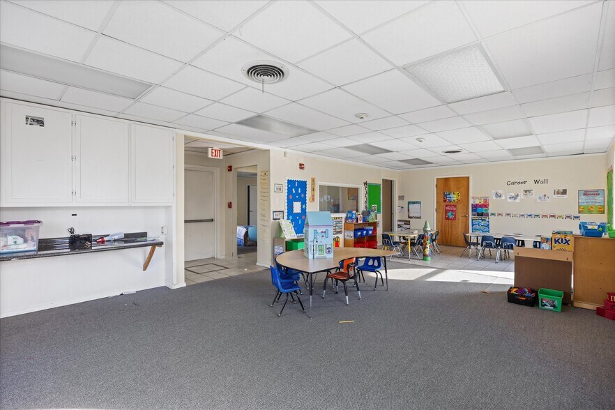 More Photos Of 6605 Dan Danciger Rd, Fort Worth Office For Sale