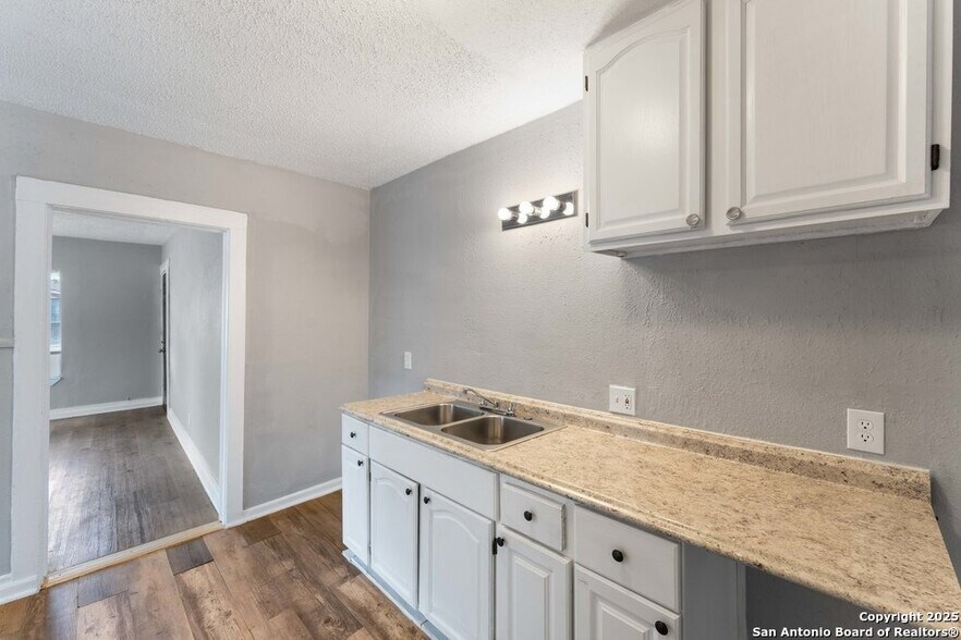 More Photos Of 403 Terrell Ave, San Antonio Apartments For Sale