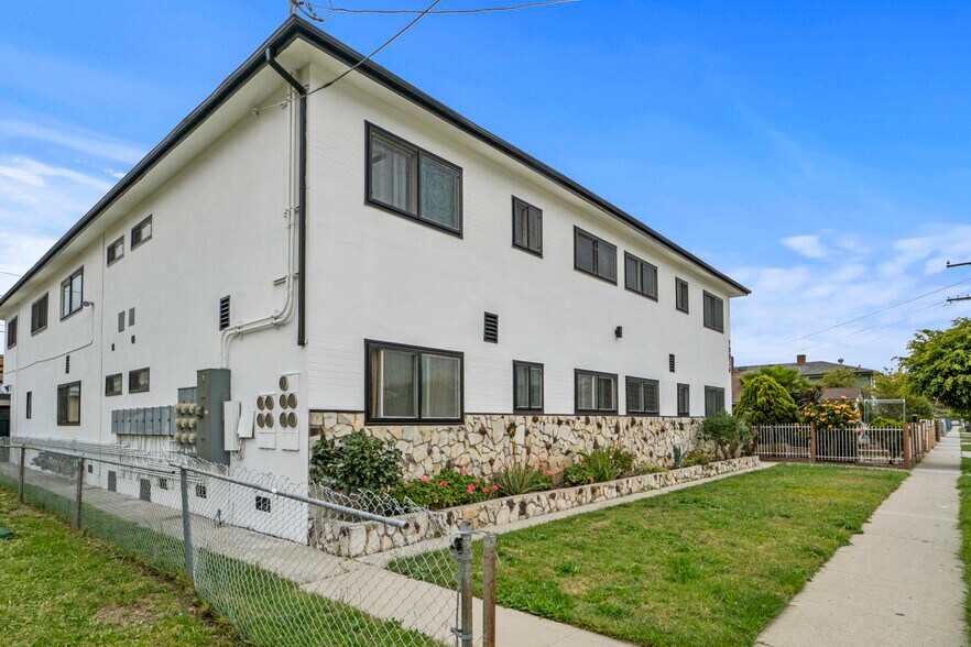 More Photos Of 10934 Burin Ave, Inglewood Apartments For Sale