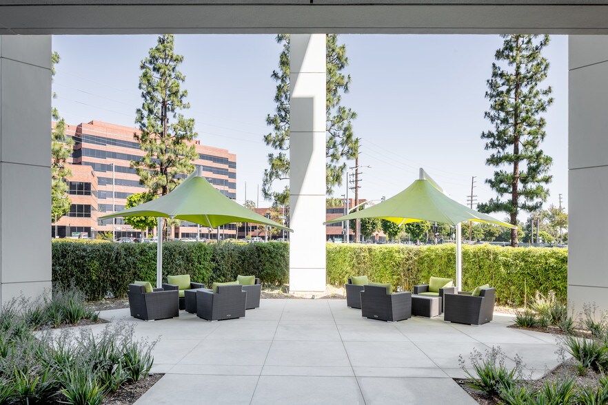 More Photos Of 725 W Town and Country Rd, Orange Medical For Lease