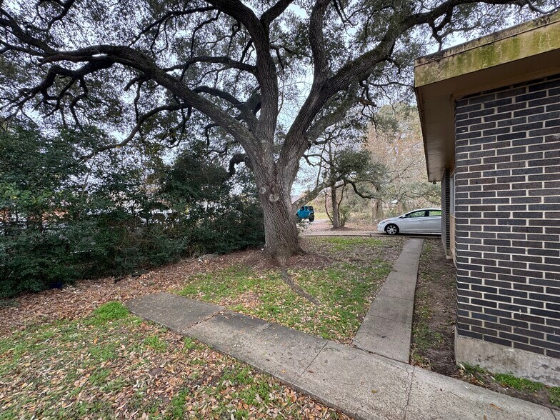 More Photos Of 300 Echols st, Prairie View Multifamily For Sale