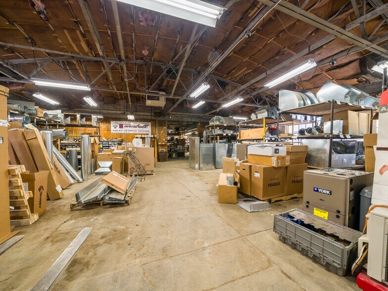 More Photos Of 50 Franklin St, Batavia Flex For Sale