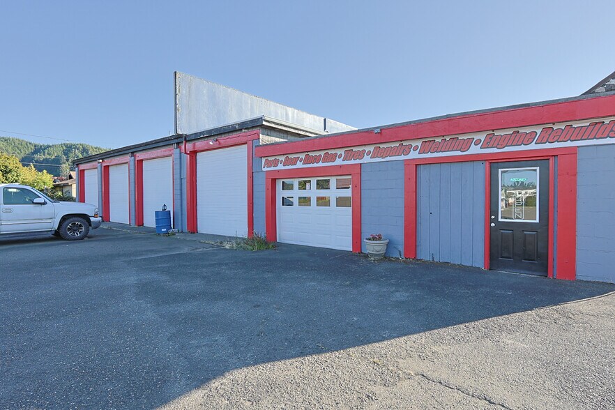 More Photos Of 2150 Winchester Ave, Reedsport Service Station For Sale