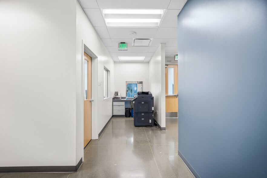 More Photos Of 560 Eccles Ave, South San Francisco Research And Development For Sale