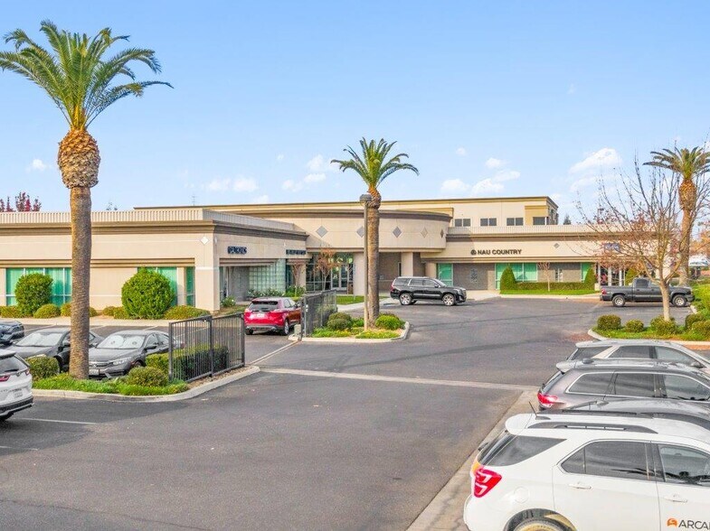 More Photos Of 7475 N Palm Ave, Fresno Office For Lease