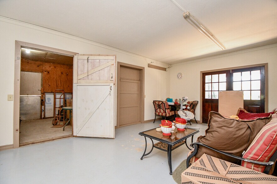 More Photos Of 540 Chisolm Trl, Wallis Manufactured Housing Mobile Home Park For Sale