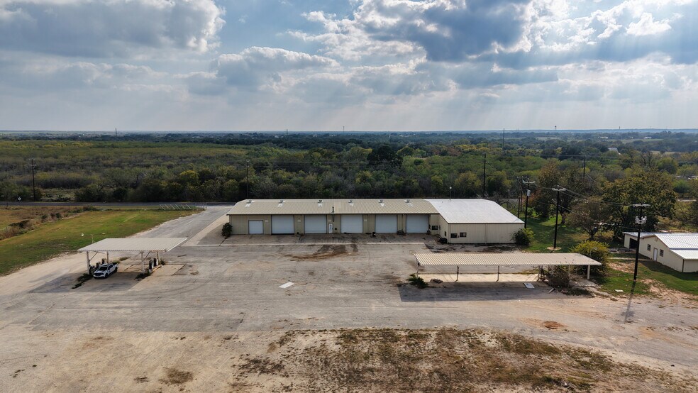 More Photos Of 14685 Old Frio City Rd, Lytle Warehouse For Lease