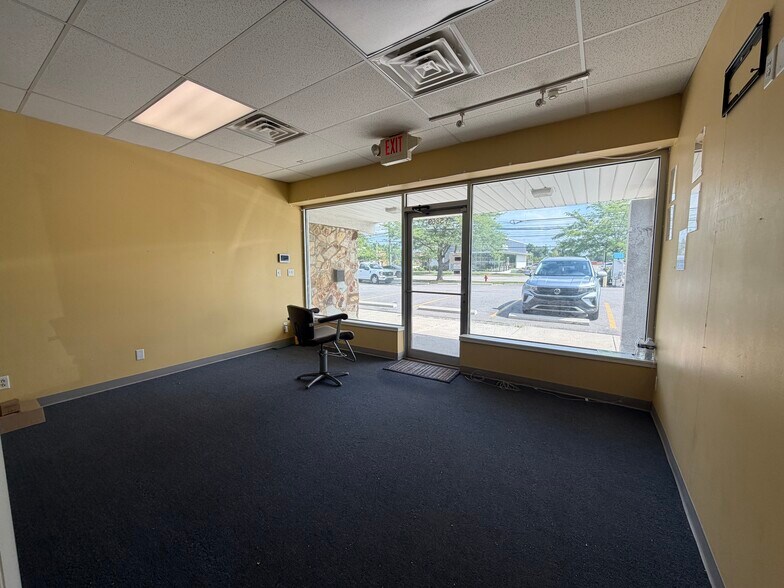 More Photos Of 5867-5873 Mayfield Rd, Mayfield Heights Storefront Retail Office For Lease