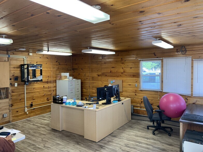 More Photos Of 13521 E Trent Ave, Spokane Light Distribution For Lease