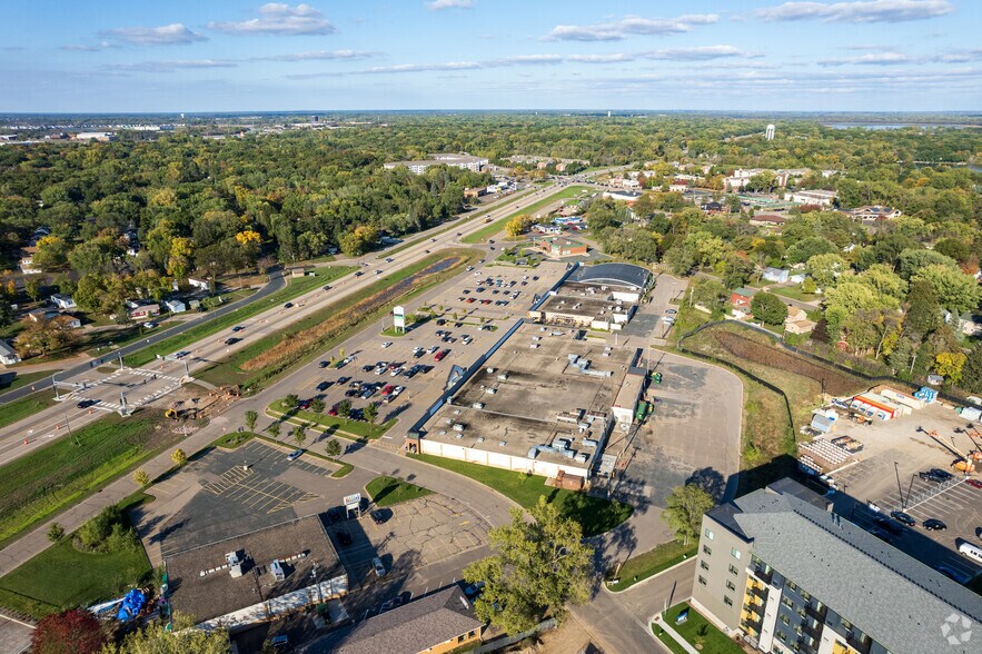 More Photos Of 9141-9175 S Highway Dr, Circle Pines Storefront For Lease