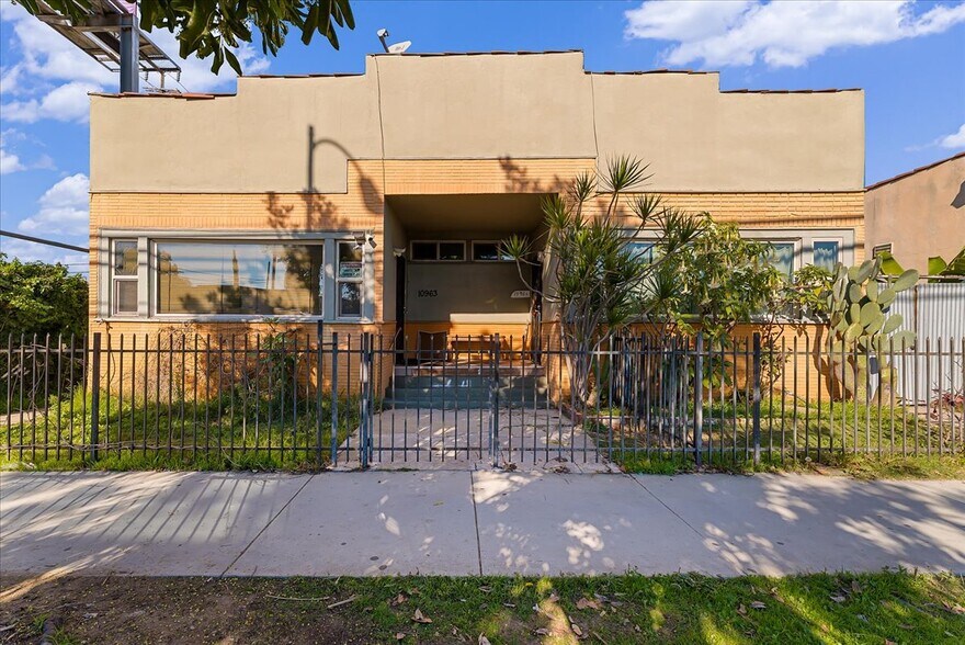 More Photos Of 10967 Venice Blvd, Los Angeles Land For Sale