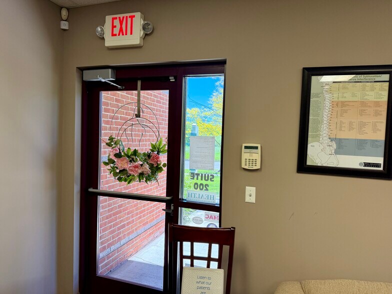 More Photos Of 1600 Commerce Park Dr, Chelsea Medical For Sale