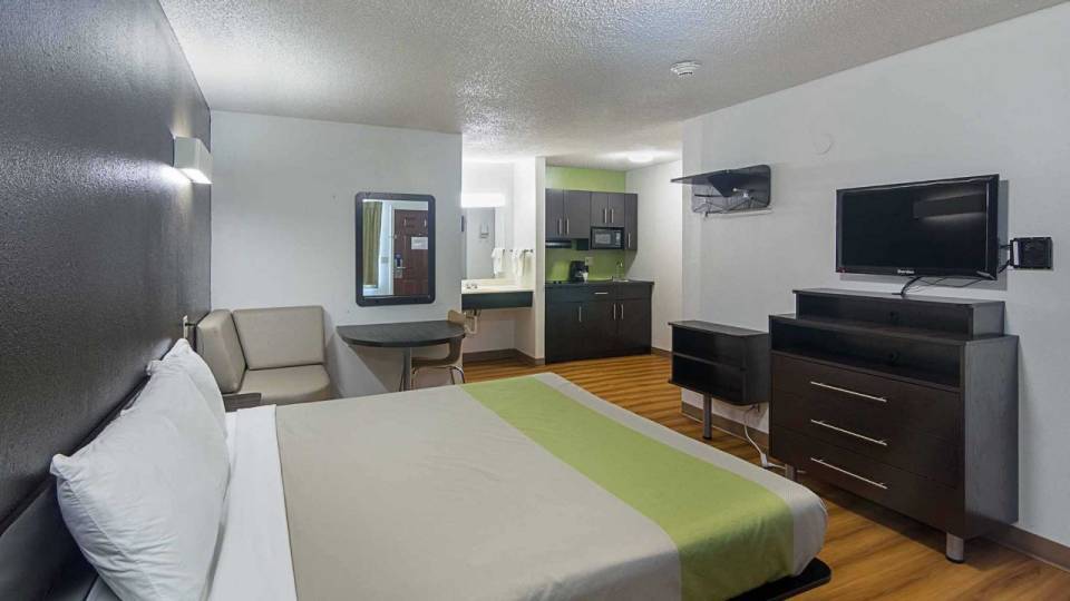 More Photos Of 4601 SW 3rd St, Oklahoma City Hotel For Sale