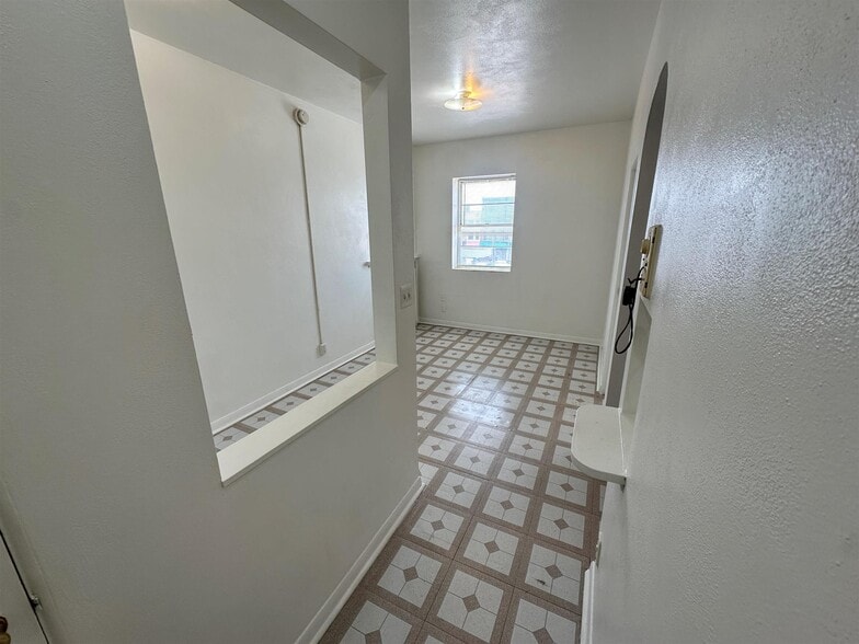 More Photos Of 24-26 S Galena Ave, Freeport Apartments For Sale