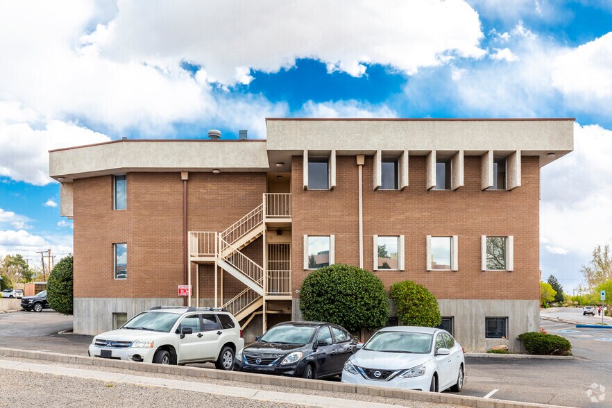 More Photos Of 7111 Prospect Pl NE, Albuquerque Medical For Sale
