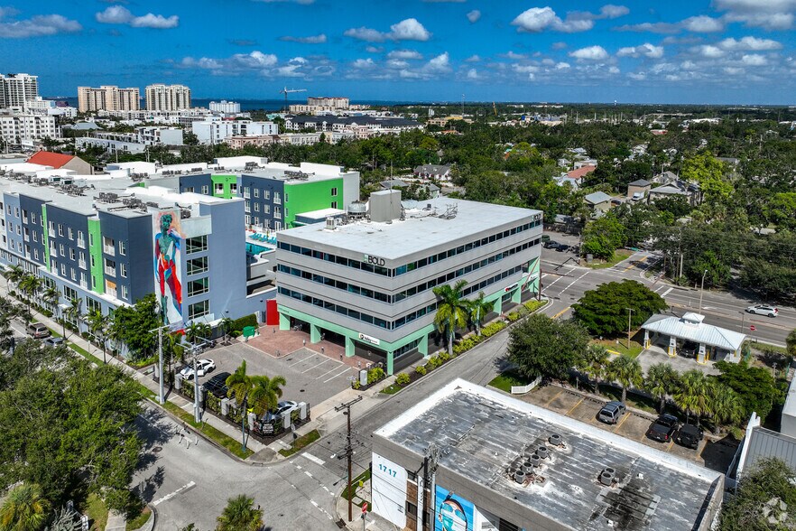 More Photos Of 1680 Fruitville Rd, Sarasota Office For Lease