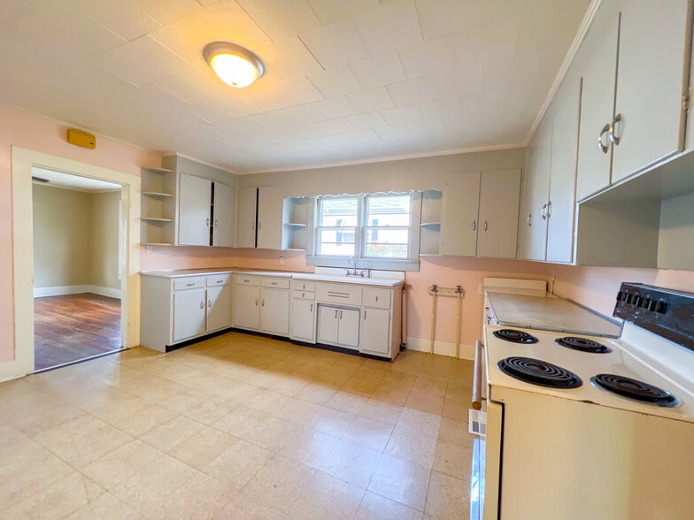 More Photos Of , Spartanburg Unknown For Sale