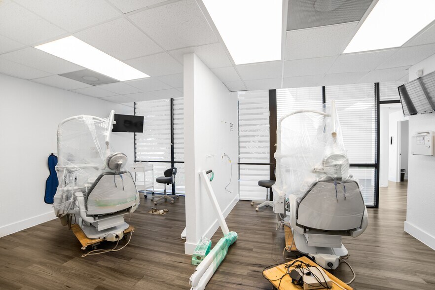 More Photos Of 825 SW 87th Ave, Miami Medical For Lease