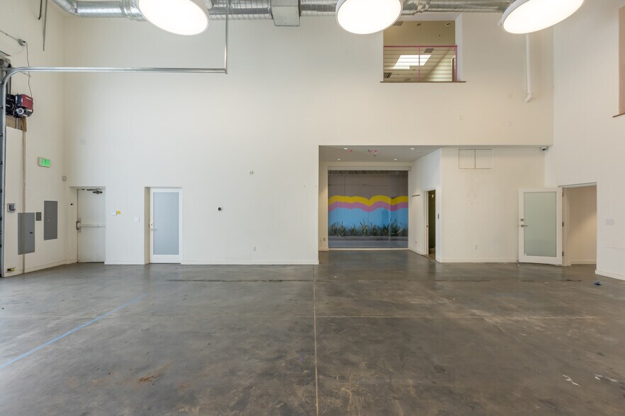 More Photos Of 3058 N Lima St, Burbank Warehouse For Sale