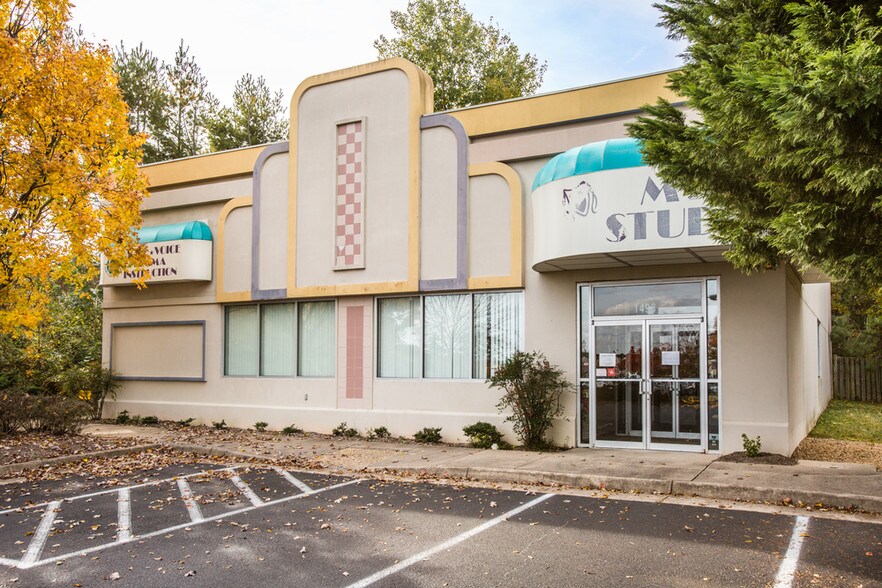 More Photos Of 1498 Central Park Blvd, Fredericksburg Freestanding For Sale