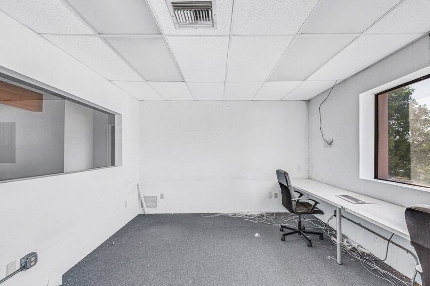 More Photos Of 826 W Santa Anita Ave, San Gabriel Manufacturing For Lease