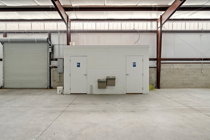 More Photos Of 1174 Plaza Pl, Inverness Industrial For Lease