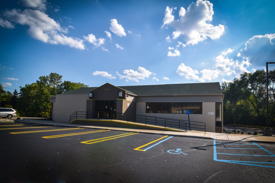 More Photos Of 39319 Plymouth Rd, Livonia Office For Sale