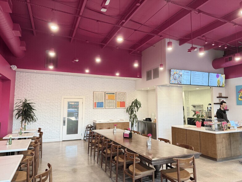 More Photos Of 3995 Richmond Ave, Houston Storefront Retail Office For Lease