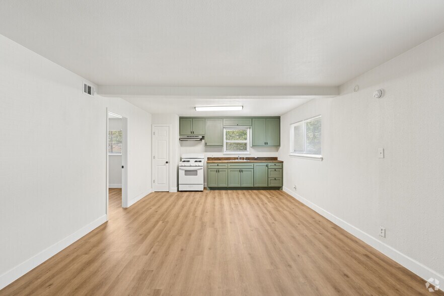 More Photos Of 1510 Odd Fellow St, Conroe Apartments For Sale