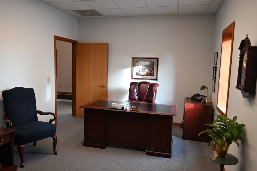 More Photos Of 3140 IN-124, Bluffton Office For Lease
