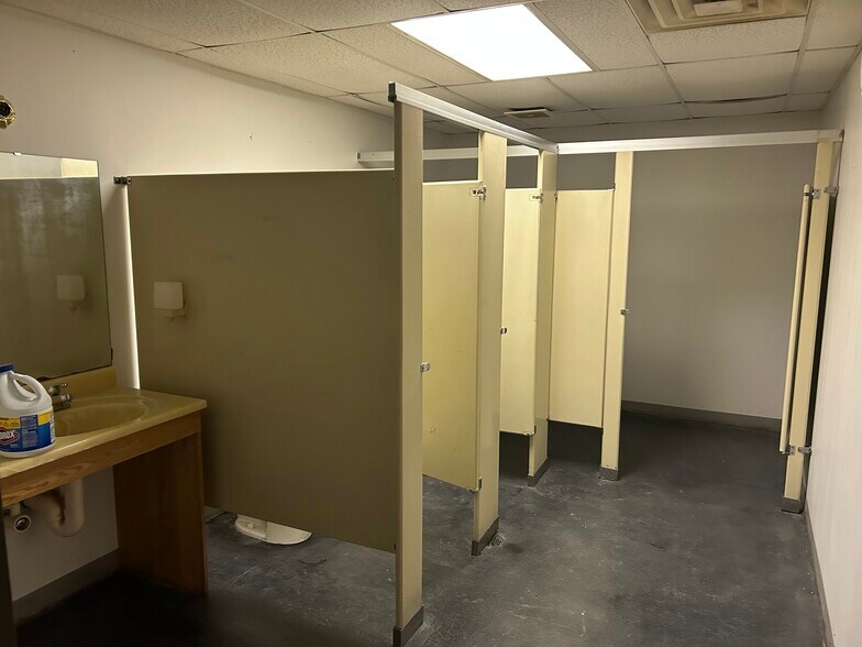 More Photos Of 1348 Blacksburg Hwy, Blacksburg Industrial For Sale