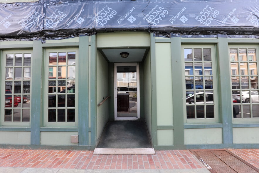 More Photos Of 44-48 N Front St, Kingston Storefront Retail Residential For Lease