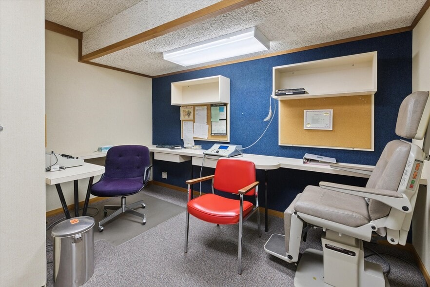 More Photos Of 1003 Mulholland St, Bay City Office For Sale