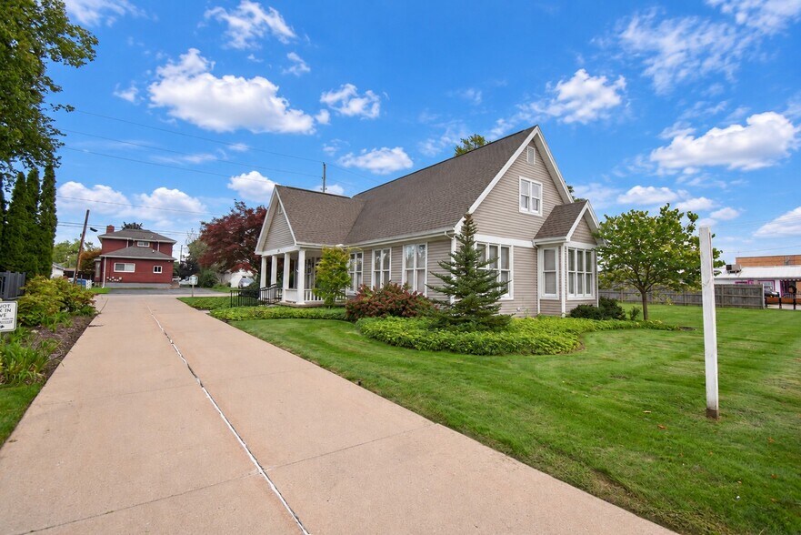 More Photos Of 312 N Water St, Owosso Loft Creative Space For Sale
