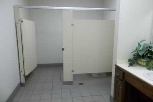 More Photos Of 2002 Scott Blvd, Temple Office For Sale