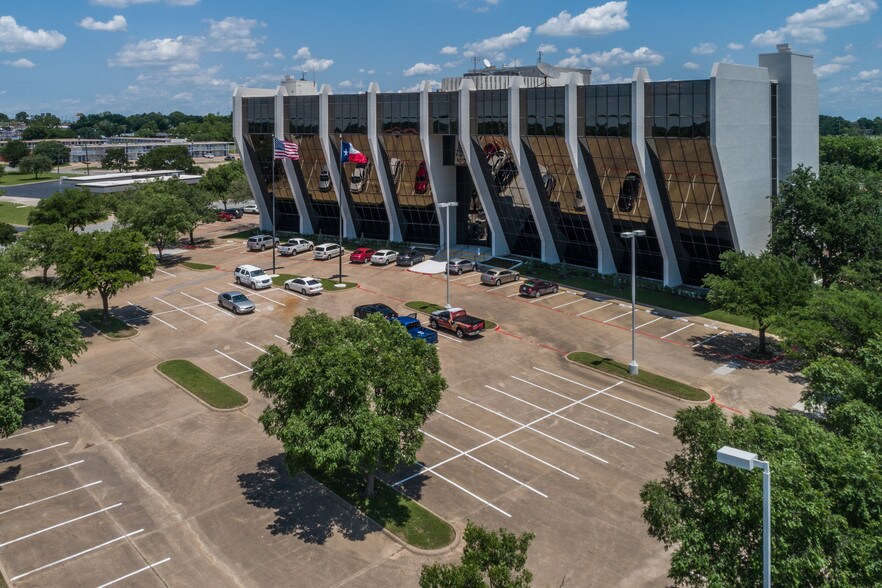 More Photos Of 1800 Teague Dr, Sherman Office For Lease