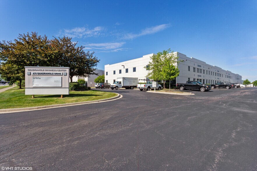 More Photos Of 475 Quadrangle Dr, Bolingbrook Warehouse For Lease