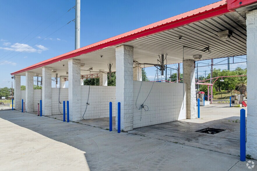 More Photos Of 4950 Evers Rd, San Antonio Carwash For Sale