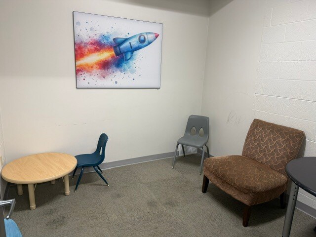 More Photos Of 1015 W Indiana St, Evansville Office For Lease