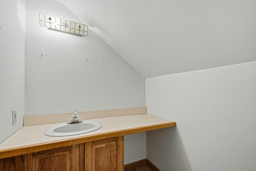 More Photos Of 37 Pierce St, Northborough Office For Sale