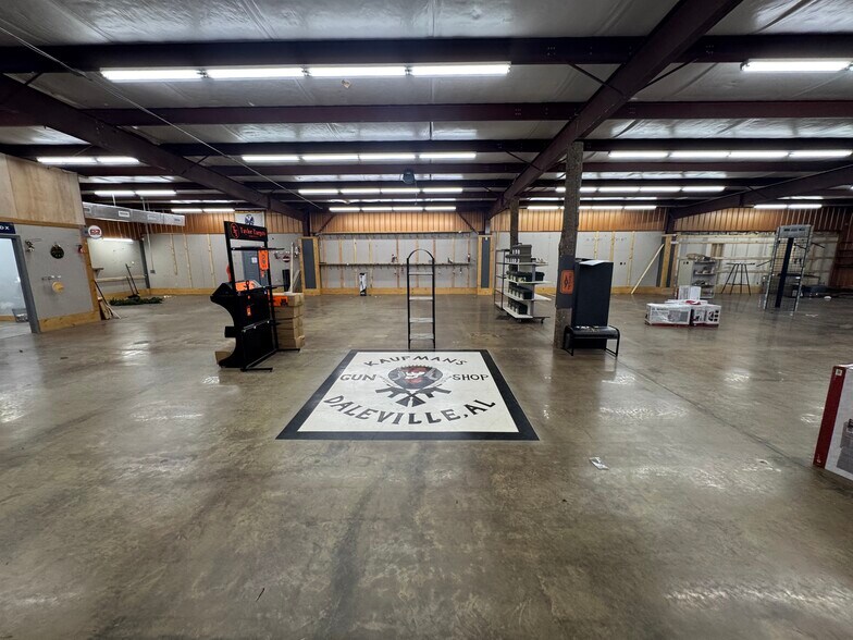 More Photos Of 990 N Daleville Ave, Daleville Warehouse For Sale