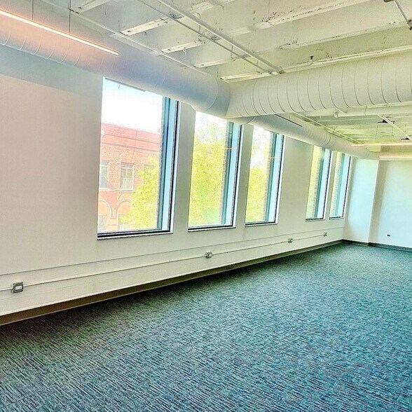 More Photos Of 1801 W Berteau Ave, Chicago Warehouse For Lease