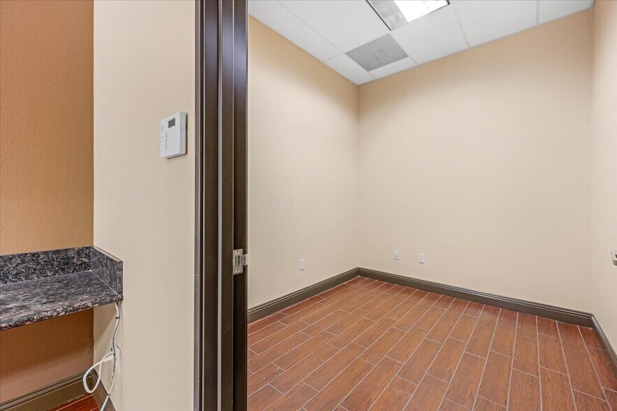 More Photos Of 7206 N Milburn Ave, Fresno Medical For Lease