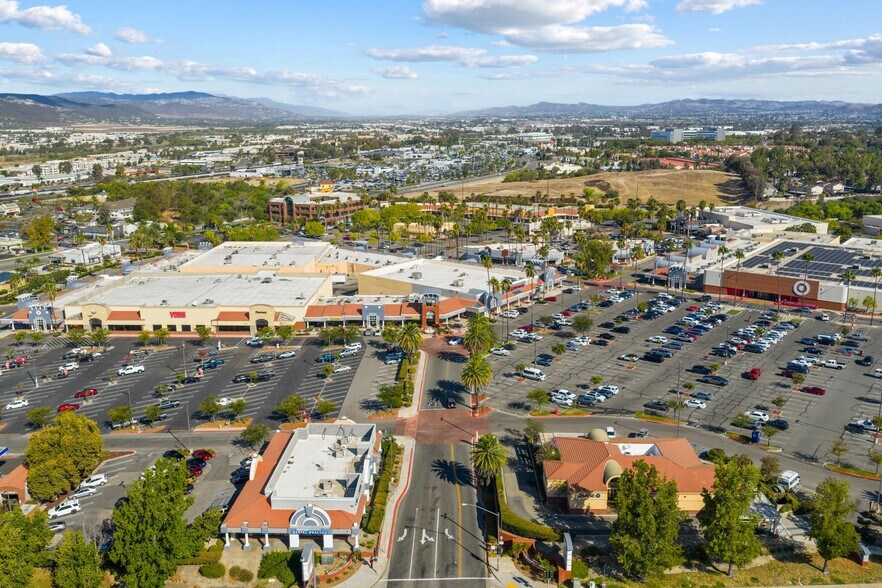 More Photos Of 27520 Ynez Rd, Temecula General Retail For Sale