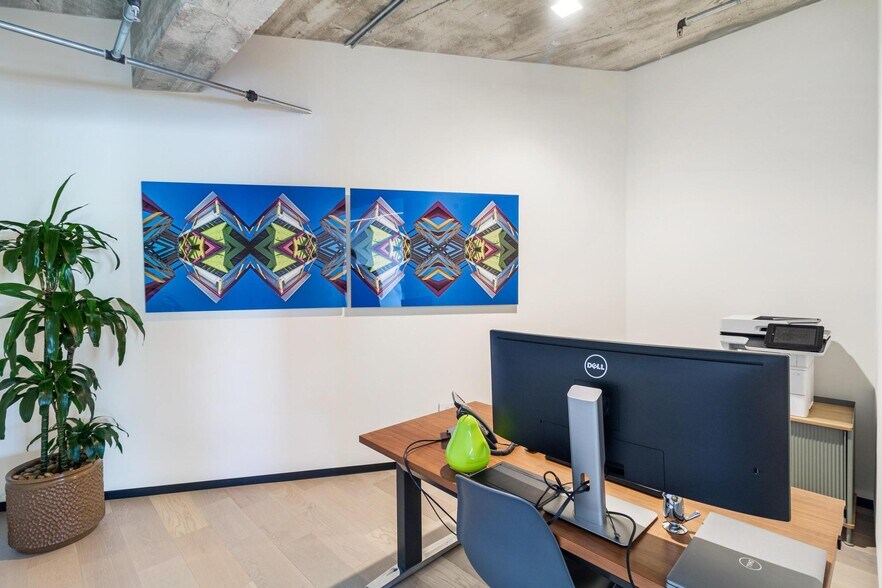 More Photos Of 605 Lincoln Rd, Miami Beach Office Residential For Lease