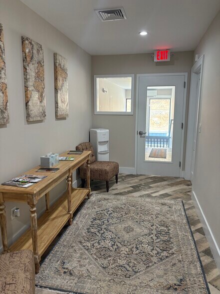 More Photos Of 197 Ethan Allen Hwy, Redding Storefront Retail Office For Lease