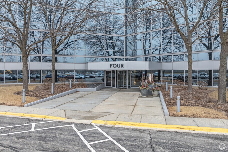 More Photos Of 4 Westbrook Corporate Ctr, Westchester Business Park For Lease